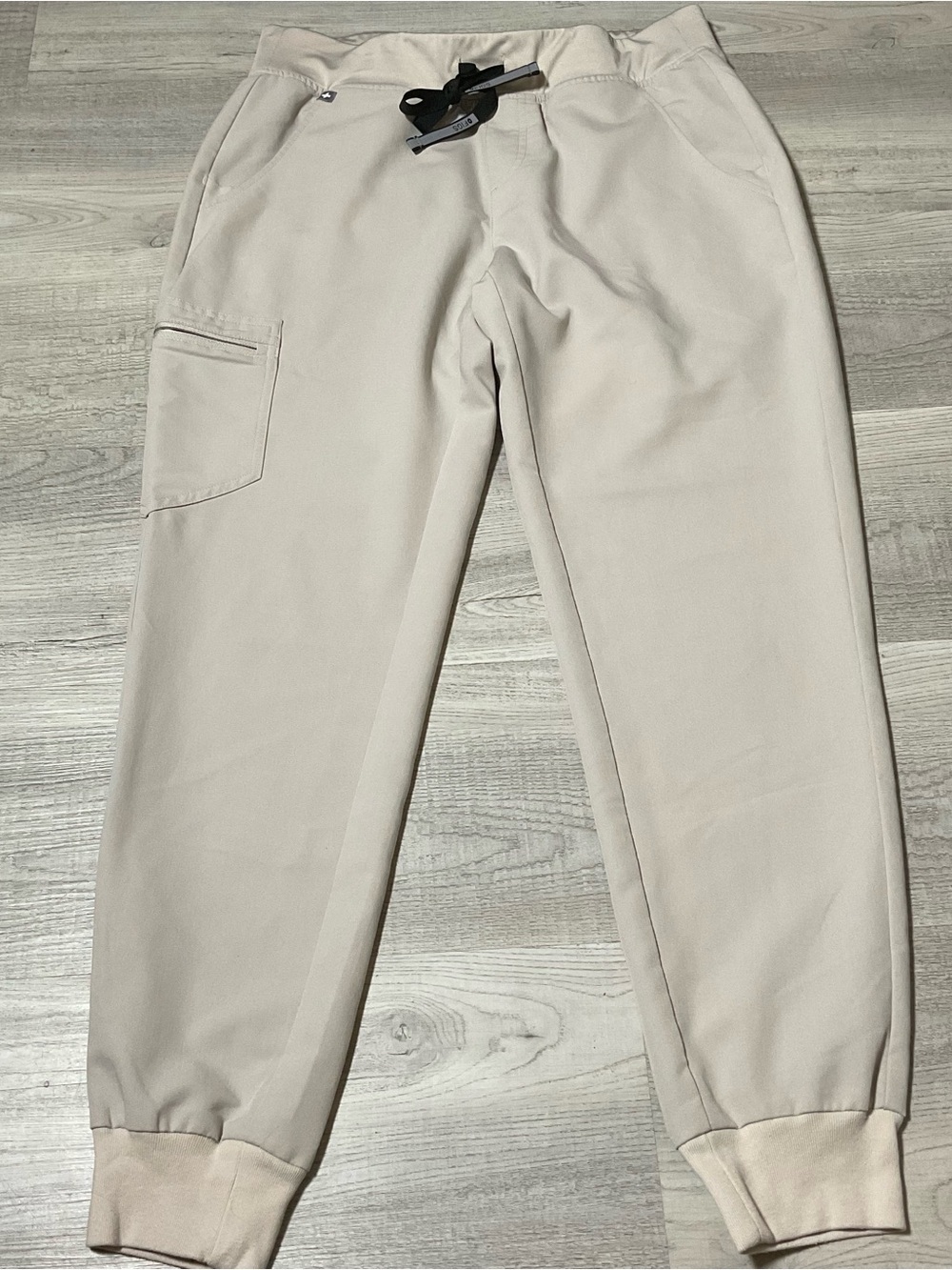 Figs Tan Scrubs Size L and M Set Top Bottom Jogger - Picture 5 of 6